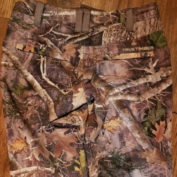 Size small truetimber men's hunting pants. - Picture 2 of 3